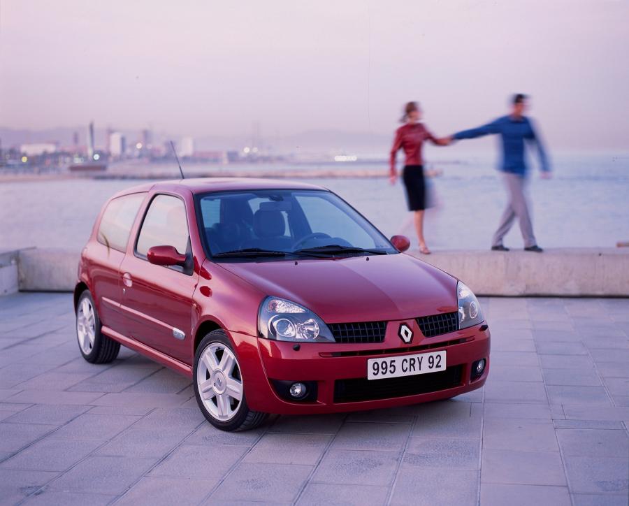  Renault Clio Sport 2002 года  (фото 28 из 76)